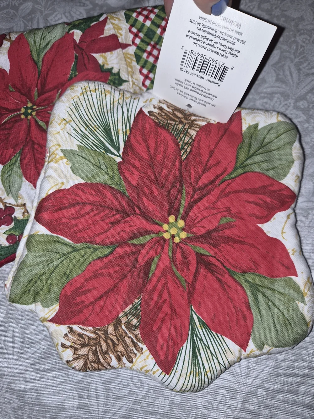 Holiday Time Red & Green Poinsettia Oven Mitt and Potholder Set